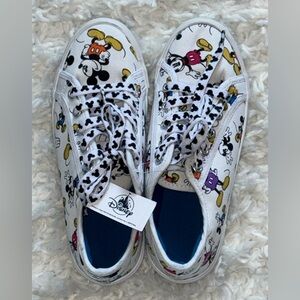 NWT Disney Parks Mickey Mouse Sneakers